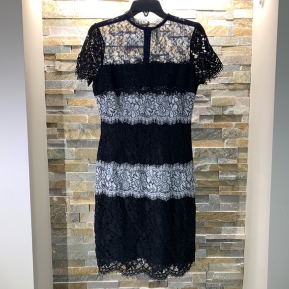 Everleigh Sheer Yoke Multi-Lace Dress - Picture 3 of 6